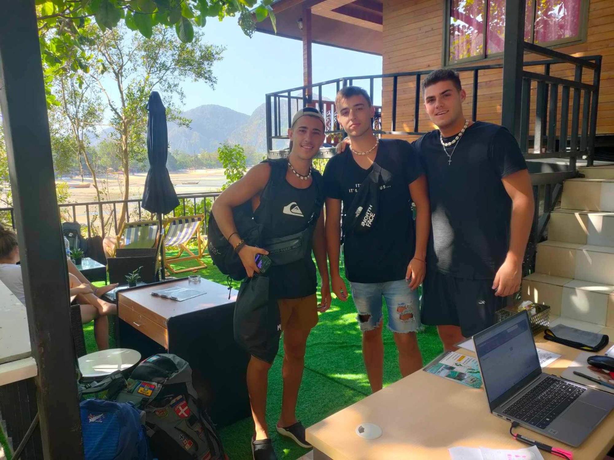Sweed Dee Seaview Hostel Phi Phi-øyene Eksteriør bilde